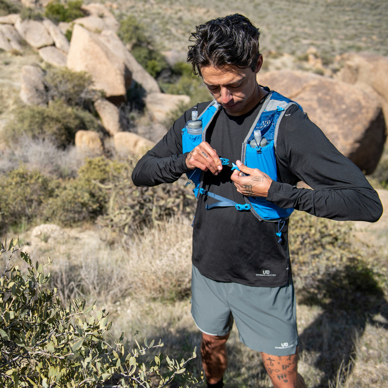 Ultimate Direction | Mountain Vest 6.0 | Hardlooprugzak | Heren | +2 Soft Flasks | Trail.nl