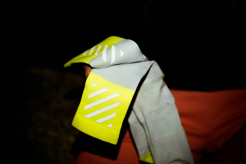 Incylence | Reco High-Cut Hi-Viz V2 | Unisex | Hardloopsokken | Reflectie | Trail.nl