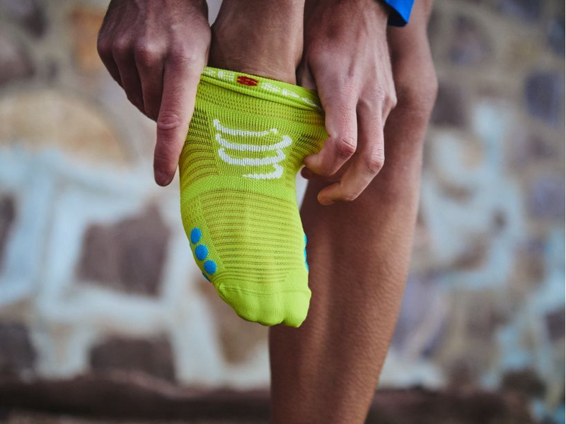 Compressport Pro Racing Socks Run V4.0 Low - Dutch Mud Men